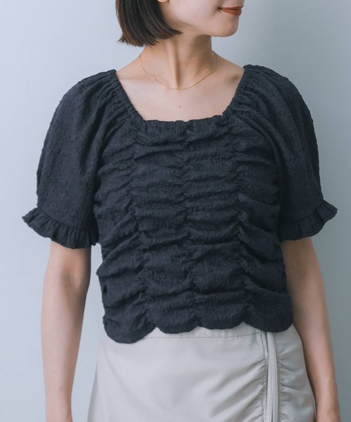 HEYUMM(ヘユム)の「シャーリングスクエアトップ(Tシャツ/カットソー・レディース・チャコールグレー/アイボリー/イエロー・ONE)」の3枚目の写真