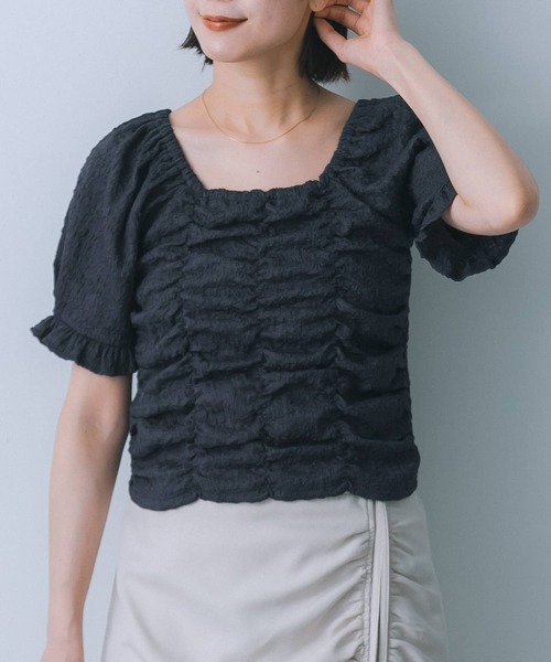 HEYUMM(ヘユム)の「シャーリングスクエアトップ(Tシャツ/カットソー・レディース・チャコールグレー/アイボリー/イエロー・ONE)」の5枚目の写真