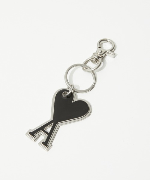 AMI Alexandre Mattiussi(アミアレクサンドルマテュッシ)の「AMI PARIS ADC KEYRING アミパリス アミハート キーリング(キーホルダー・レディース・ブラック・FREE)」の1枚目の写真