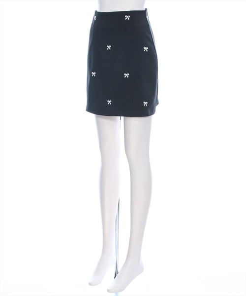 clear（クリア）の「リボン刺繍スカート［バレエコア ガーリー ショート丈 ミニ丈］≪再入荷≫（スカート・レディース・ブラック/アイボリー・M/S）」の3枚目の写真
