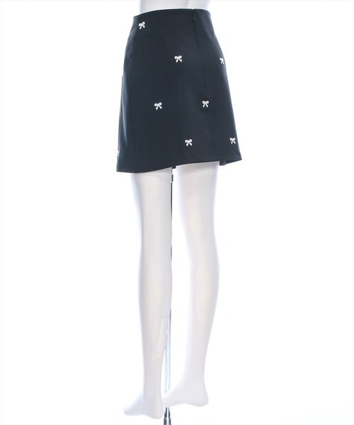 clear（クリア）の「リボン刺繍スカート［バレエコア ガーリー ショート丈 ミニ丈］≪再入荷≫（スカート・レディース・ブラック/アイボリー・M/S）」の5枚目の写真