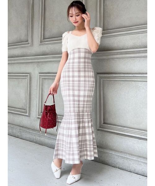 RESEXXY（リゼクシー）の「ショルダーオープンマーメイドニットワンピース（ワンピース・レディース・ブラック/アイボリー/ブルー・FREE）」の17枚目の写真