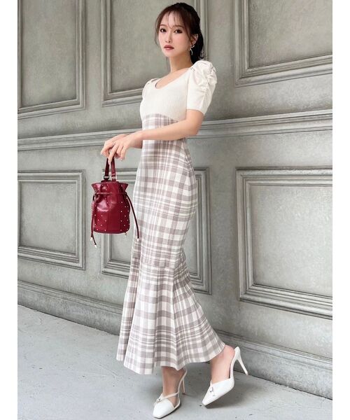 RESEXXY（リゼクシー）の「ショルダーオープンマーメイドニットワンピース（ワンピース・レディース・ブラック/アイボリー/ブルー・FREE）」の19枚目の写真