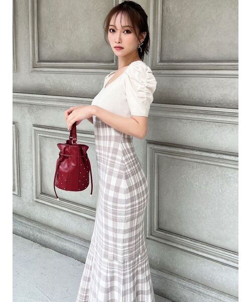 RESEXXY（リゼクシー）の「ショルダーオープンマーメイドニットワンピース（ワンピース・レディース・ブラック/アイボリー/ブルー・FREE）」の20枚目の写真