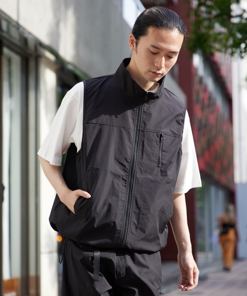 MandO(エムオー)(エムオー)の「【MandO】ナイロンテックベスト/セットアップ着用可(ベスト・メンズ・ブラック/ネイビー/チャコール・MEDIUM/LARGE)」の3枚目の写真