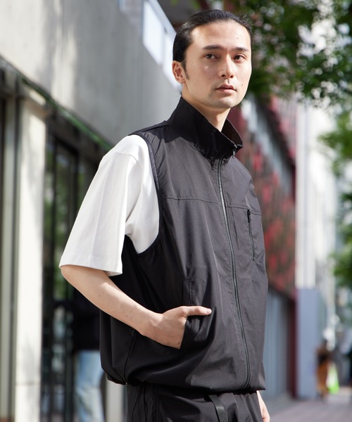 MandO(エムオー)(エムオー)の「【MandO】ナイロンテックベスト/セットアップ着用可(ベスト・メンズ・ブラック/ネイビー/チャコール・MEDIUM/LARGE)」の6枚目の写真