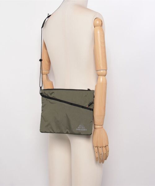 GREGORY(グレゴリー)の「サコッシュAL SACOCHE AL カーキ(ショルダーバッグ・メンズ・カーキ・ONE SIZE)」の4枚目の写真