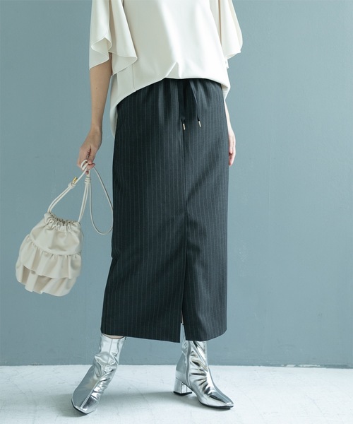 OPAQUE.CLIP（オペークドットクリップ）の「◆《美人百花掲載》ピンストライプイージーナロースカート【洗濯機洗い可】（スカート・レディース・ブラック/ネイビー系2/グレー系その他3・38/40/42）」の2枚目の写真