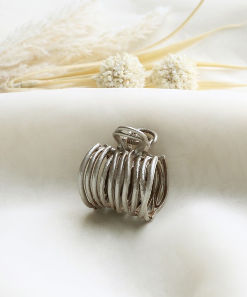 colleca la（コレカラ）の「ペールカラー コイルタイトポニーバンスクリップ（バレッタ/ヘアクリップ・レディース・ピンク/ブラウン/ブルー/アイボリー・FREE）」の3枚目の写真