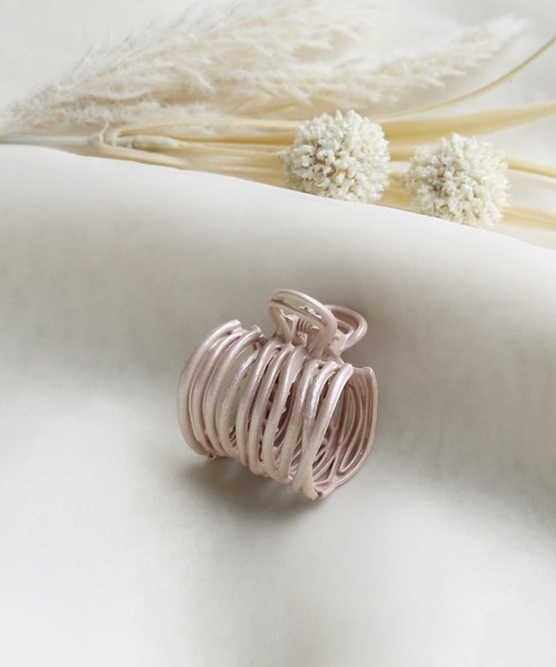 colleca la（コレカラ）の「ペールカラー コイルタイトポニーバンスクリップ（バレッタ/ヘアクリップ・レディース・ピンク/ブラウン/ブルー/アイボリー・FREE）」の4枚目の写真