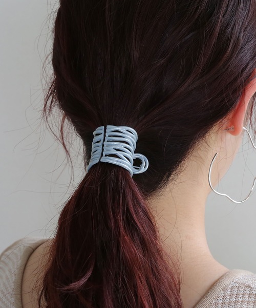 colleca la（コレカラ）の「ペールカラー コイルタイトポニーバンスクリップ（バレッタ/ヘアクリップ・レディース・ピンク/ブラウン/ブルー/アイボリー・FREE）」の6枚目の写真