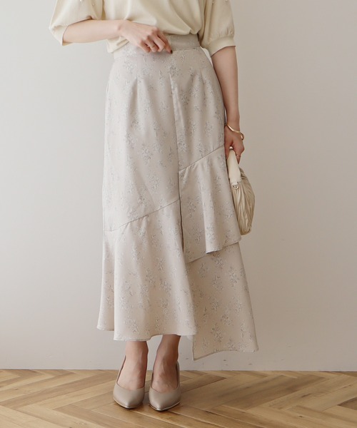 earth music&ecology（アースミュージックアンドエコロジー）の「フラワーアシメティアードスカート（スカート・レディース・サックスブルー/ブラック/ベージュ・M/S）」の3枚目の写真