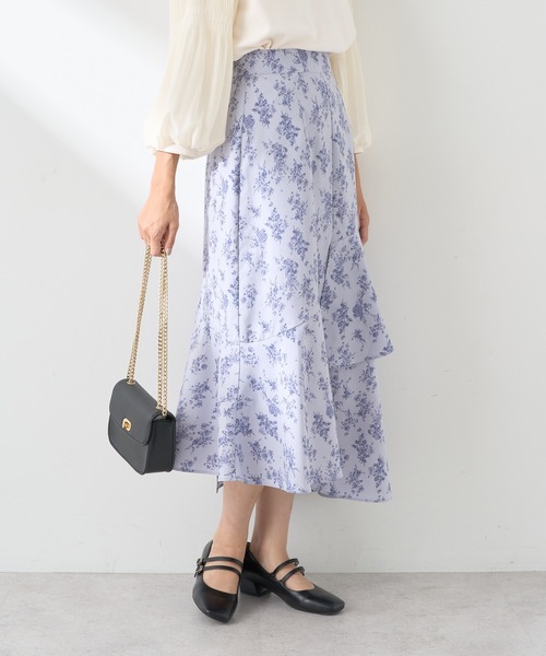 earth music&ecology（アースミュージックアンドエコロジー）の「フラワーアシメティアードスカート（スカート・レディース・サックスブルー/ブラック/ベージュ・M/S）」の4枚目の写真