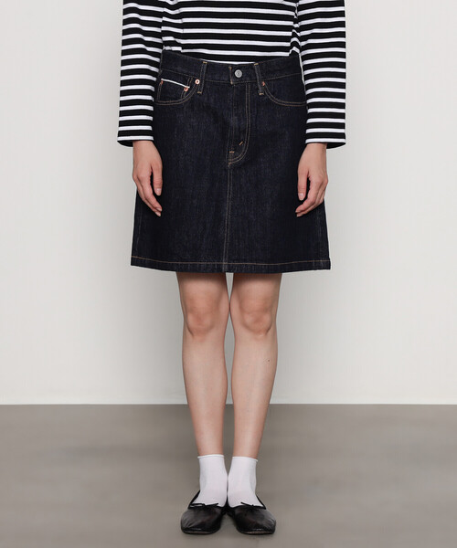 THE SHINZONE(ザ シンゾーン)の「THE SHINZONE | DENIM MINI SKIRT WOMEN(デニムスカート・レディース・ブラック/ブルー系その他・36/34)」の8枚目の写真