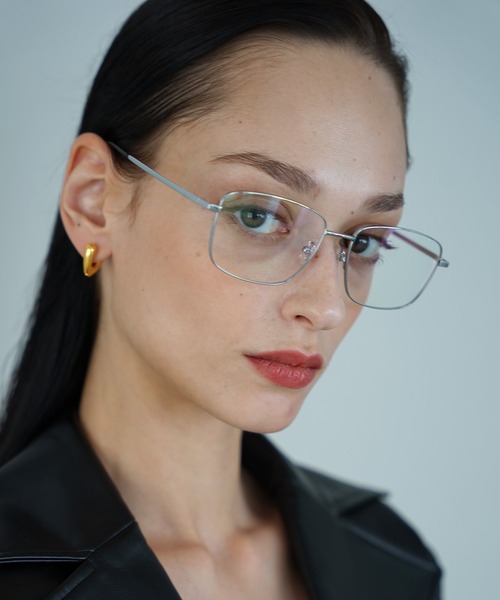 NUEF （ヌエフ）の「ユニセックス対応/NUEF/vingt-deux 22/スクエア眼鏡（メガネ・レディース・ゴールド/シルバー・FREE）」の5枚目の写真