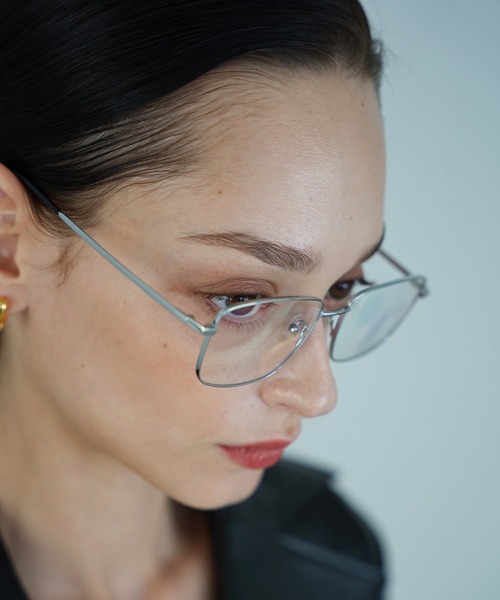 NUEF （ヌエフ）の「ユニセックス対応/NUEF/vingt-deux 22/スクエア眼鏡（メガネ・レディース・ゴールド/シルバー・FREE）」の11枚目の写真