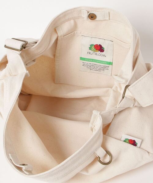 FRUIT OF THE LOOM(フルーツオブザルーム)の「FRUIT OF THE LOOM / FTL NEWSPAPER BAG / 80677900(ショルダーバッグ・レディース・レッド/ベージュ/ブラック/サックスブルー/イエロー・ONESIZE)」の18枚目の写真