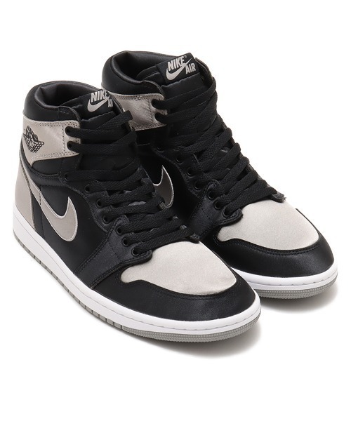 JORDAN BRAND(ジョーダンブランド)の「JORDAN BRAND WMNS AIR JORDAN 1 RETRO HI OG / ジョーダン ブランド ウィメンズ エア ジョーダン 1 レトロ HI OG / NIKE 【SP】(スニーカー・レディース・ブラック・24.0cm/24.5cm/27.0cm/27.5cm/28.0cm/28.5cm/29.0cm/23.0cm/25.0cm/25.5cm/26.5cm/26.0cm/23.5cm)」の1枚目の写真