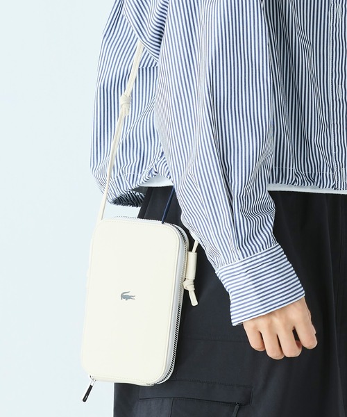 LACOSTE（ラコステ）の「ワンポイントワニロゴスマホポーチ Size: 11.5 x 18.5 x 2cm（スマホグッズ・レディース・アイボリー/ブラック/イエロー/グリーン・FREE）」の6枚目の写真
