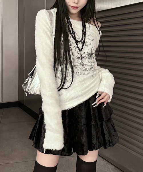 XU(エックスユー)の「ストリートファッション XU エックスユー velor frill skirt ベロアフリルスカート ティアードスカート ミニスカート ベロアスカート 韓国ファッション 韓国ストリート(スカート・レディース・ブラック・ONE SIZE)」の4枚目の写真