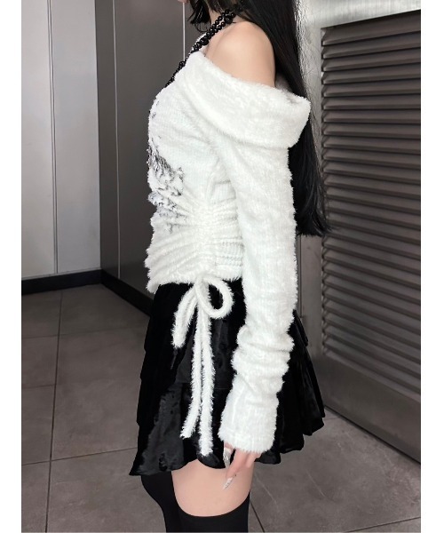 XU(エックスユー)の「ストリートファッション XU エックスユー velor frill skirt ベロアフリルスカート ティアードスカート ミニスカート ベロアスカート 韓国ファッション 韓国ストリート(スカート・レディース・ブラック・ONE SIZE)」の7枚目の写真