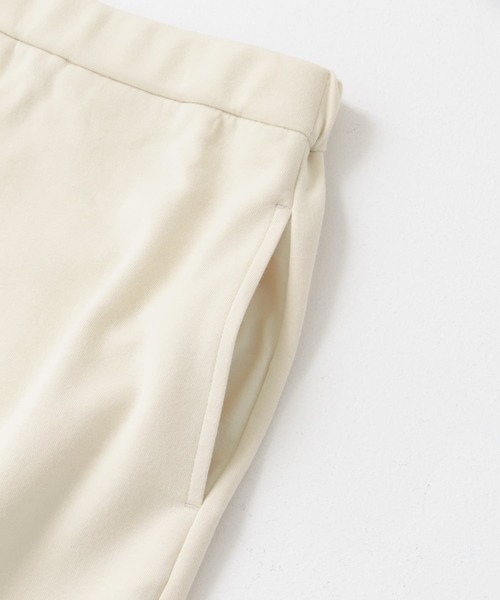 URBAN RESEARCH DOORS（アーバンリサーチドアーズ）の「ダンボールニットストレートスカート（スカート・レディース・ブラック/ホワイト系その他・MEDIUM/SMALL）」の20枚目の写真