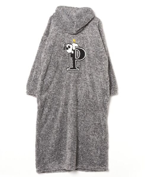 PEANUTS（ピーナッツ）の「PEANUTS SNOOPY（ピーナッツ スヌーピー）キャラクターぼあもこボアフリースシャギー起毛くるまろん/フードパーカー/着る毛布/ブランケット（ガウン/バスローブ・レディース・チャコールグレー/オフホワイト・M）」の2枚目の写真
