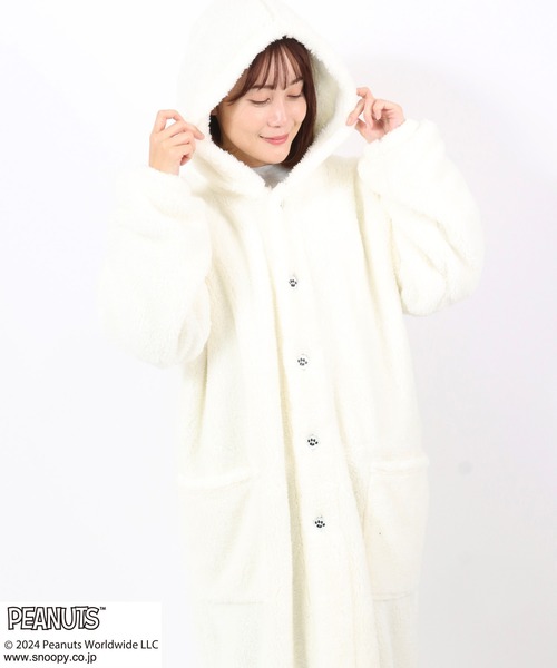 PEANUTS（ピーナッツ）の「PEANUTS SNOOPY（ピーナッツ スヌーピー）キャラクターぼあもこボアフリースシャギー起毛くるまろん/フードパーカー/着る毛布/ブランケット（ガウン/バスローブ・レディース・チャコールグレー/オフホワイト・M）」の8枚目の写真