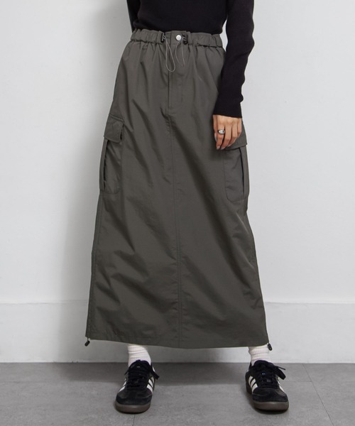 Chillfar(チルファー)の「ドロストギャザーカーゴスカート(スカート・レディース・ブラック/カーキ/チャコール・FREE)」の2枚目の写真