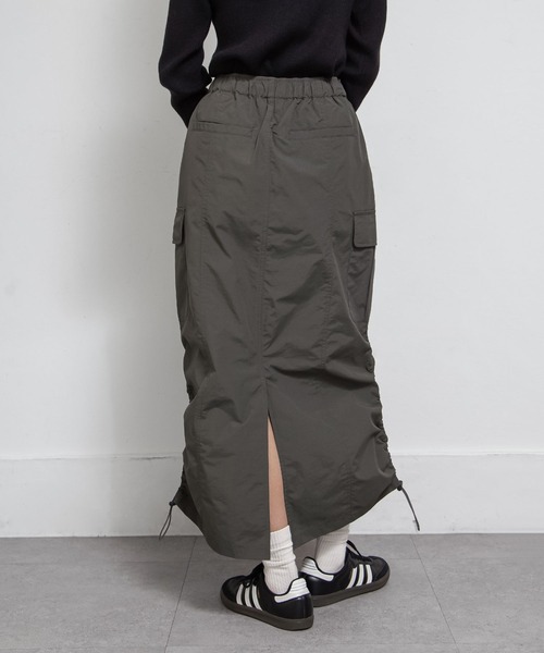 Chillfar(チルファー)の「ドロストギャザーカーゴスカート(スカート・レディース・ブラック/カーキ/チャコール・FREE)」の21枚目の写真