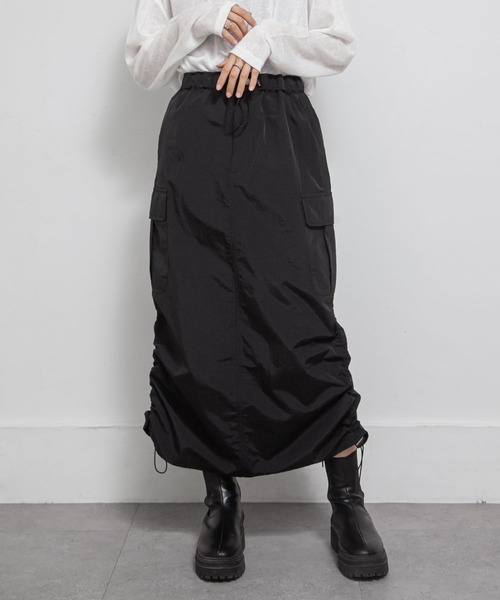 Chillfar(チルファー)の「ドロストギャザーカーゴスカート(スカート・レディース・ブラック/カーキ/チャコール・FREE)」の4枚目の写真