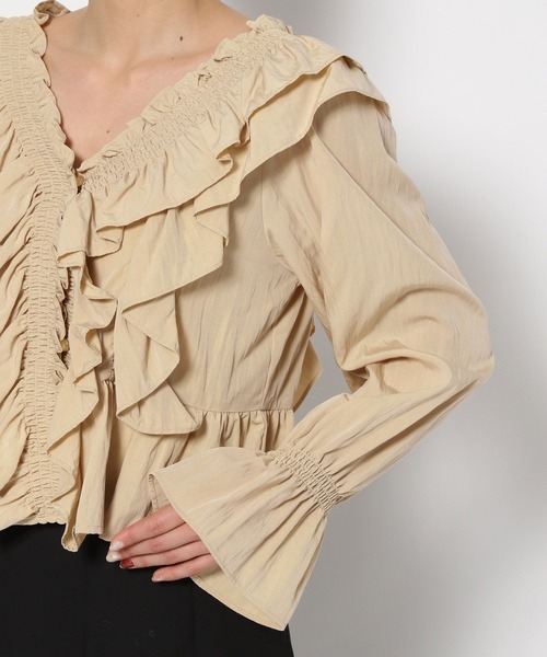 mysty woman（ミスティウーマン）の「ボリュームフリルブラウス　289332（シャツ/ブラウス・レディース・オフホワイト/ブラック/ベージュ・FREE）」の13枚目の写真