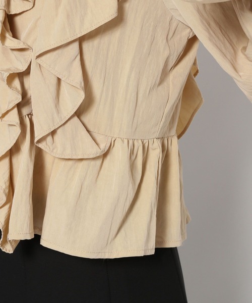 mysty woman（ミスティウーマン）の「ボリュームフリルブラウス　289332（シャツ/ブラウス・レディース・オフホワイト/ブラック/ベージュ・FREE）」の14枚目の写真