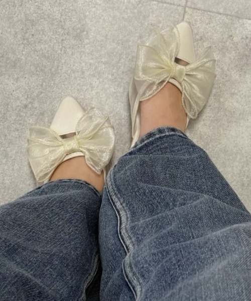 VIVIAN(ヴィヴィアン)の「シアーリボンポインテッドトゥセパレートパンプス 結婚式 二次会 パーティー フォーマル オケージョン(パンプス・レディース・クリアブラック/アイボリー/ブラック/シルバー/ピンクベージュ・LL/L/M/S)」の1枚目の写真