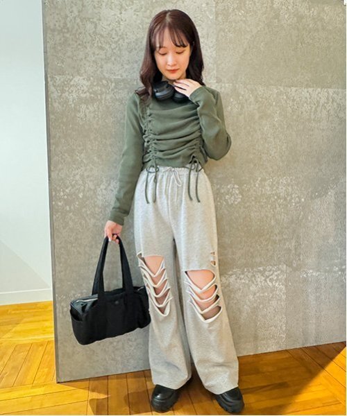 Mi-je(ミジェ)の「ダメージスウェットパンツ【韓国ファッション】(その他パンツ・レディース・トップグレー/チャコール・S/M)」の21枚目の写真
