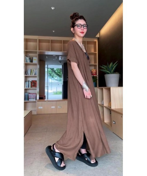 CHIC STYLE（シックスタイル）の「レーヨン麻2WAYフレンチスリーブマキシワンピース＜大きいサイズ有＞シックスタイル（ワンピース・レディース・ブラック/ブラウン/ブルー/グリーン・LL/3L/4L/5L/M/L）」の5枚目の写真