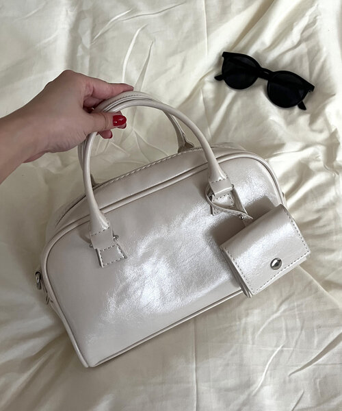 prose verse（プロズヴェール）の「ミニポーチ付きボストンバッグ（ボストンバッグ・レディース・ブラック/アイボリー・FREE）」の4枚目の写真