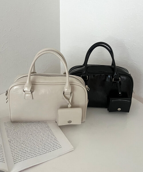 prose verse（プロズヴェール）の「ミニポーチ付きボストンバッグ（ボストンバッグ・レディース・ブラック/アイボリー・FREE）」の6枚目の写真