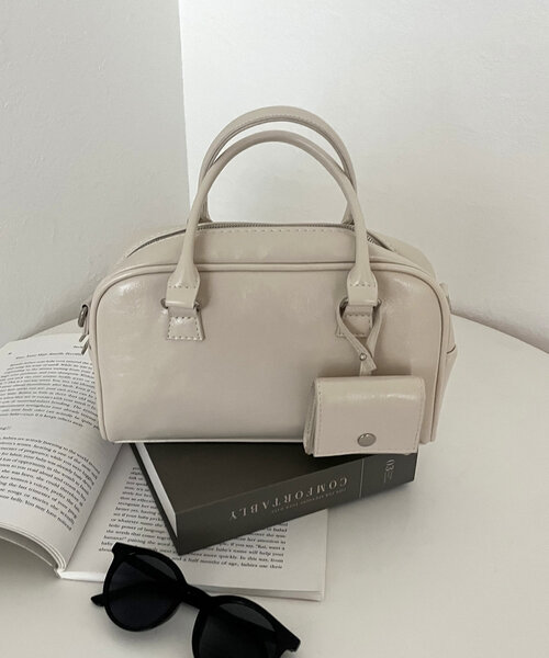 prose verse（プロズヴェール）の「ミニポーチ付きボストンバッグ（ボストンバッグ・レディース・ブラック/アイボリー・FREE）」の7枚目の写真