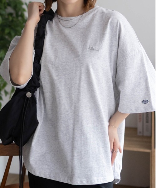 DISCUS(ディスカス)の「DISCUS 裾タックワンポイント 五分袖Tシャツ(Tシャツ/カットソー・レディース・ベージュ/オートミール/スミクロ・L/M)」の3枚目の写真