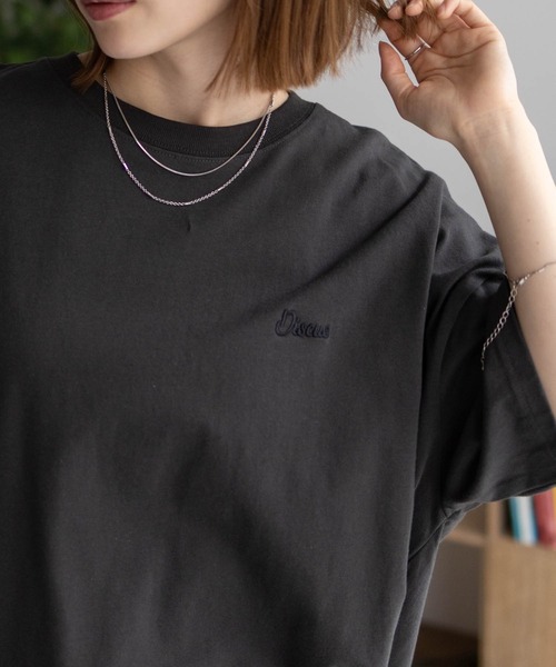 DISCUS(ディスカス)の「DISCUS 裾タックワンポイント 五分袖Tシャツ(Tシャツ/カットソー・レディース・ベージュ/オートミール/スミクロ・L/M)」の8枚目の写真