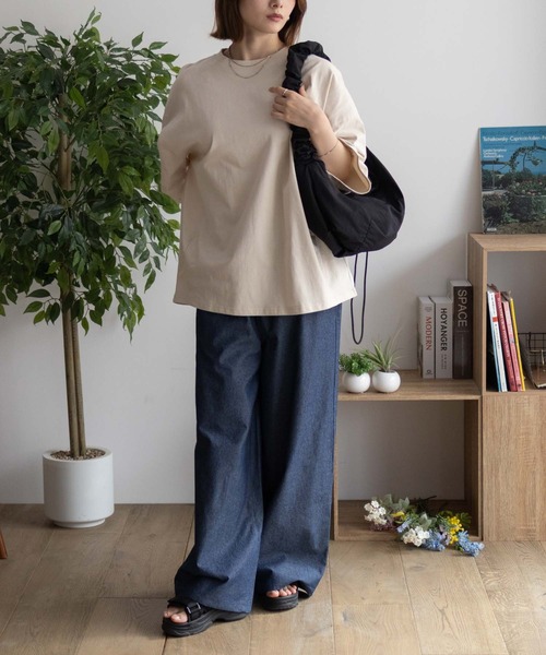 DISCUS(ディスカス)の「DISCUS 裾タックワンポイント 五分袖Tシャツ(Tシャツ/カットソー・レディース・ベージュ/オートミール/スミクロ・L/M)」の9枚目の写真