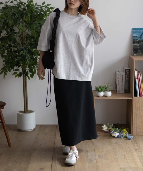 DISCUS(ディスカス)の「DISCUS 裾タックワンポイント 五分袖Tシャツ(Tシャツ/カットソー・レディース・ベージュ/オートミール/スミクロ・L/M)」の16枚目の写真