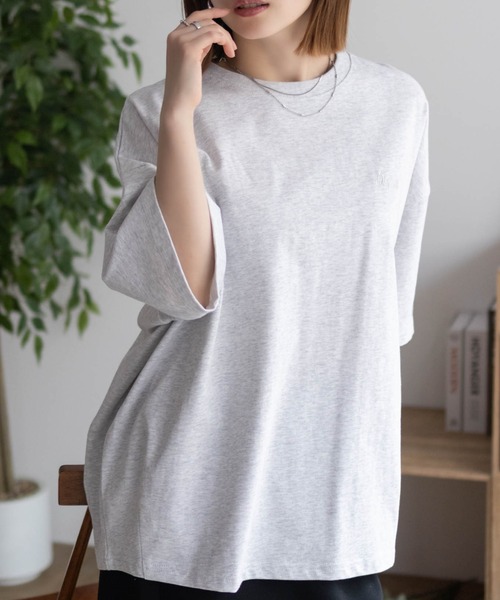 DISCUS(ディスカス)の「DISCUS 裾タックワンポイント 五分袖Tシャツ(Tシャツ/カットソー・レディース・ベージュ/オートミール/スミクロ・L/M)」の17枚目の写真