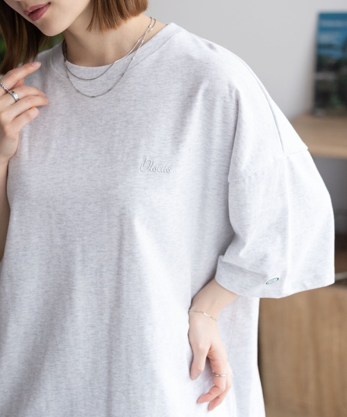 DISCUS(ディスカス)の「DISCUS 裾タックワンポイント 五分袖Tシャツ(Tシャツ/カットソー・レディース・ベージュ/オートミール/スミクロ・L/M)」の19枚目の写真