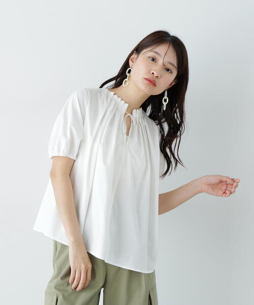 N.（N. Natural Beauty Basic）（エヌエヌナチュラルビューティーベーシック）の「タックカラーリボンブラウス（シャツ/ブラウス・レディース・オフホワイト/ブルー/ライトグリーン・MEDIUM）」の5枚目の写真