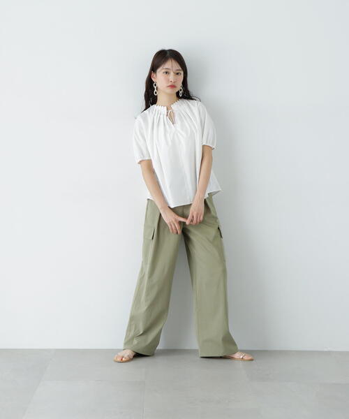N.（N. Natural Beauty Basic）（エヌエヌナチュラルビューティーベーシック）の「タックカラーリボンブラウス（シャツ/ブラウス・レディース・オフホワイト/ブルー/ライトグリーン・MEDIUM）」の7枚目の写真
