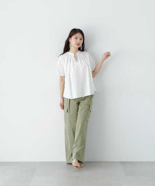 N.（N. Natural Beauty Basic）（エヌエヌナチュラルビューティーベーシック）の「タックカラーリボンブラウス（シャツ/ブラウス・レディース・オフホワイト/ブルー/ライトグリーン・MEDIUM）」の10枚目の写真