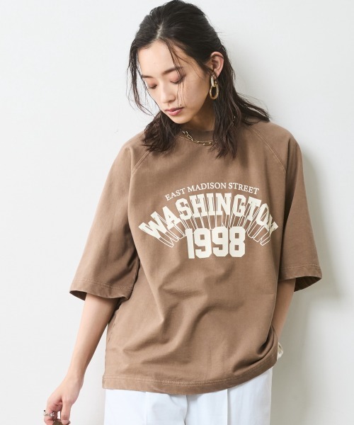 CHIC STYLE(シックスタイル)の「綿100%ミニ裏毛ピグメント染ロゴプリントTシャツ<大きいサイズ有>シックスタイル(Tシャツ/カットソー・レディース・モカ/レッド・5L/4L/3L/LL/L/M)」の6枚目の写真