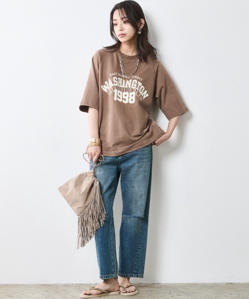 CHIC STYLE(シックスタイル)の「綿100%ミニ裏毛ピグメント染ロゴプリントTシャツ<大きいサイズ有>シックスタイル(Tシャツ/カットソー・レディース・モカ/レッド・5L/4L/3L/LL/L/M)」の8枚目の写真